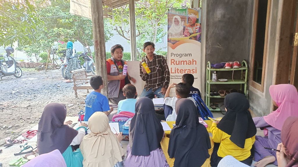 Budayakan Hidup Minim Sampah Rumah Literasi Binaan Rumah Zakat Bagi Bagi Tumbler