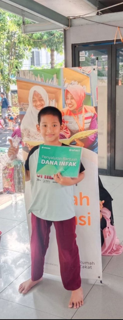 Melalui Program Bantuan InfakId Rumah Zakat Omar dan Anak Yatim Lainnya Bisa Mengikuti Ujian Semester Akhir