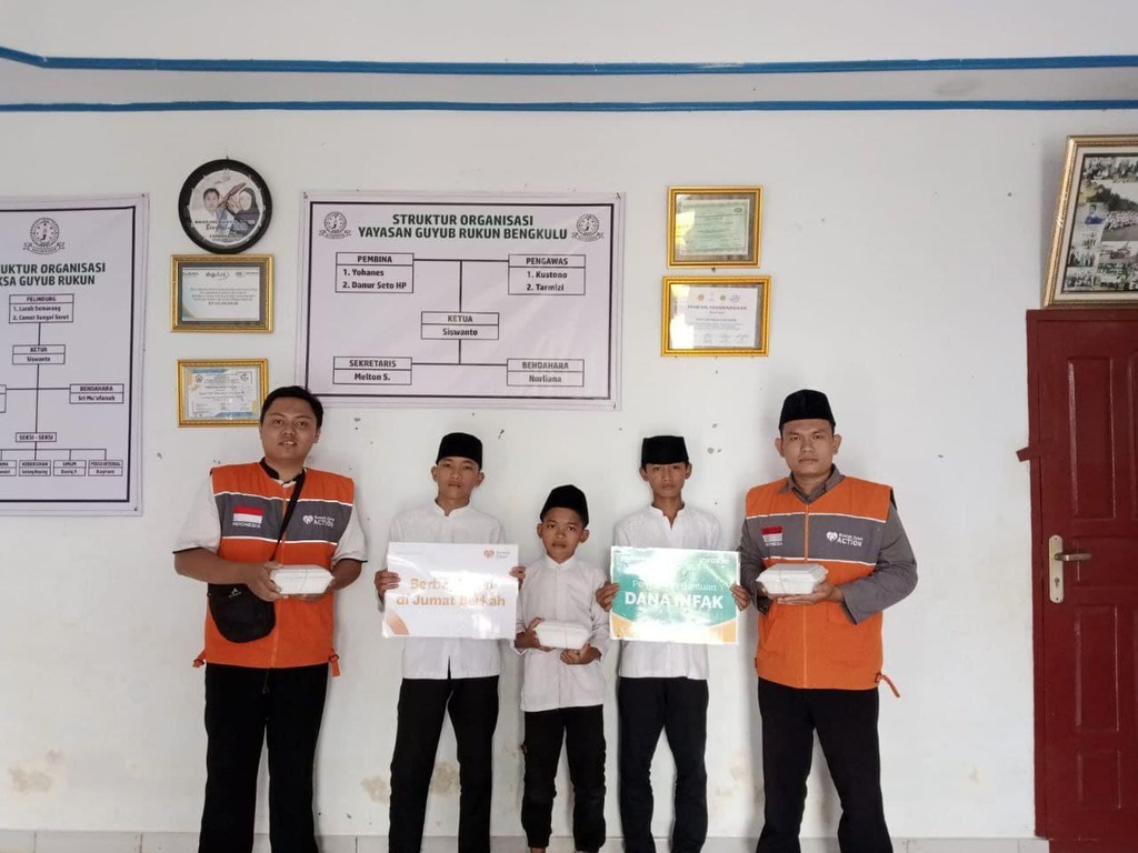 RUMAH ZAKAT BERBAGI NASI  DI JUM'AT BERKAH