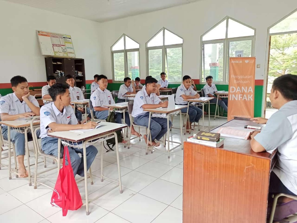 Kegiatan Belajar Mengajar SMK juara Subang