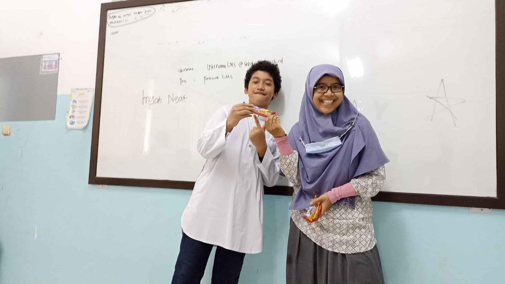 PTS Pertama sebagai siswa SMP Juara Bandung