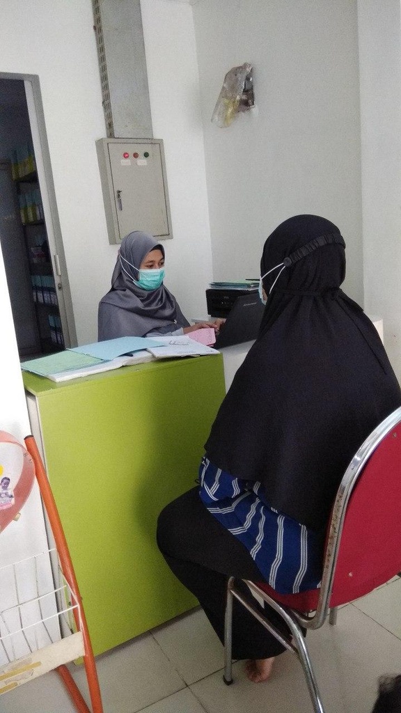 RUMAH ZAKAT BERIKAN LAYANAN GRATIS UNTUK IBU TATI