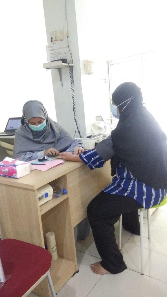 RUMAH ZAKAT BERIKAN LAYANAN GRATIS UNTUK IBU TATI