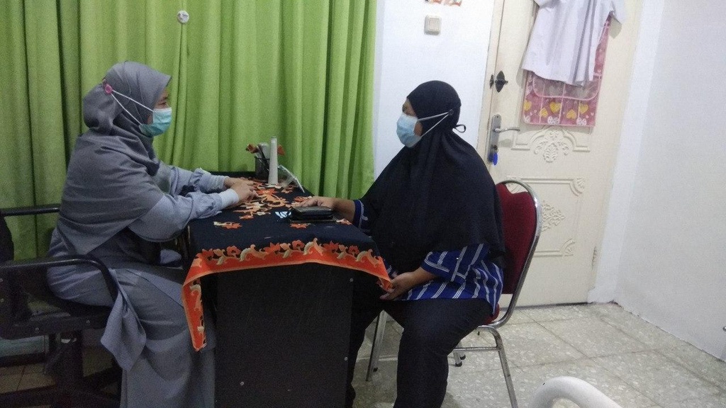 RUMAH ZAKAT BERIKAN LAYANAN GRATIS UNTUK IBU TATI